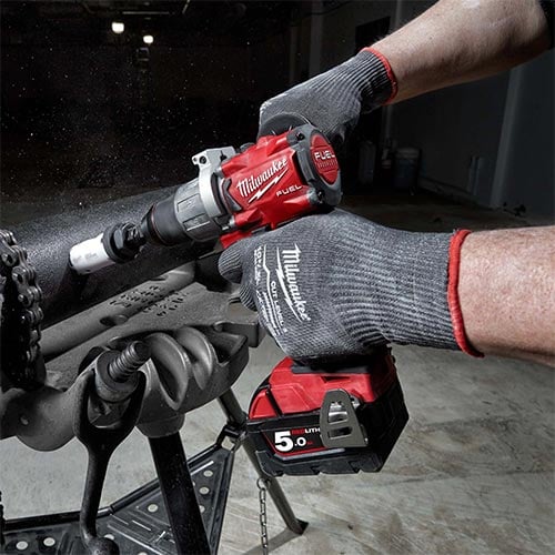 Milwaukee drill driver with holesaw blade